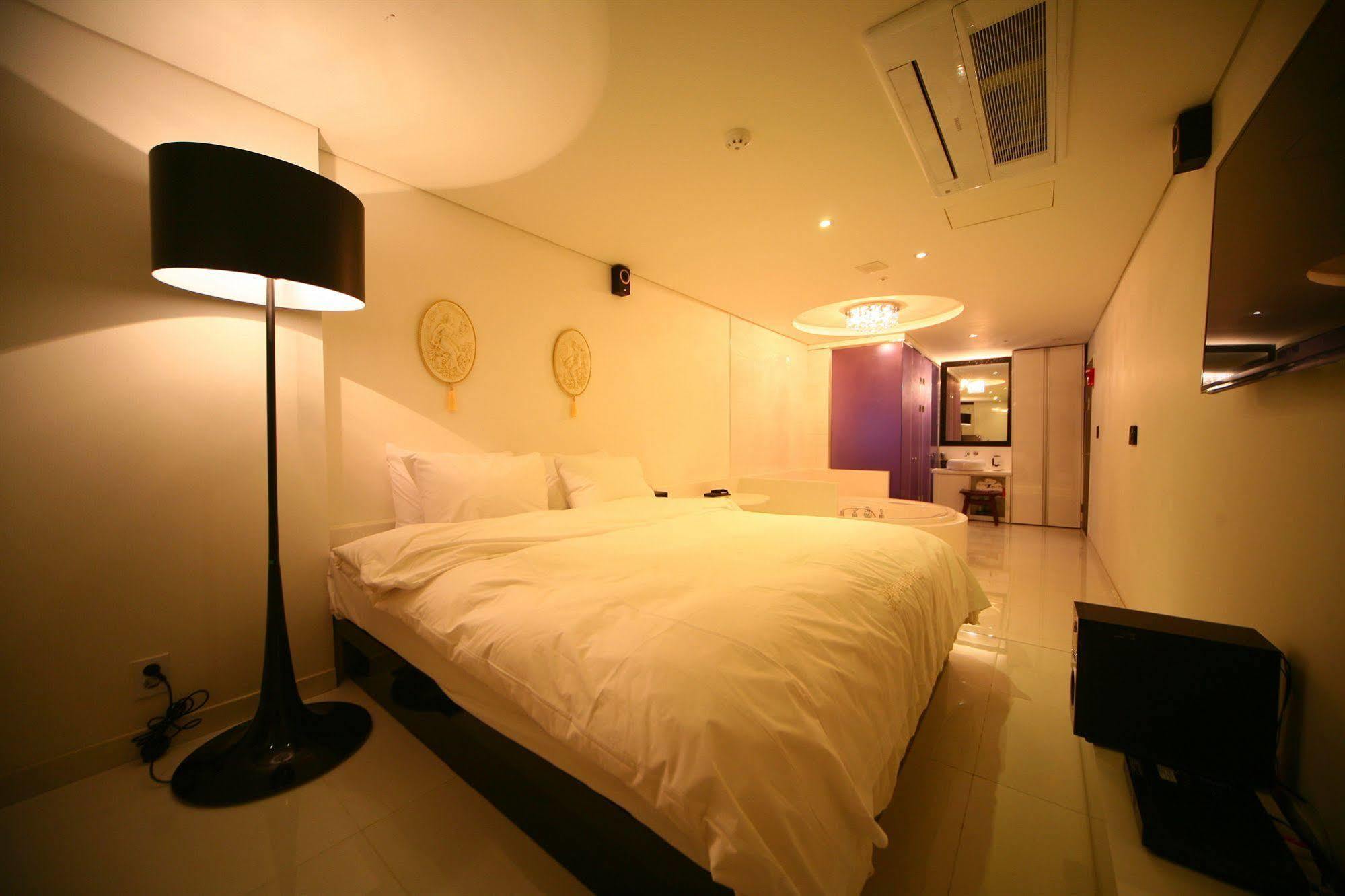 Diva Hotel Seoel Buitenkant foto
